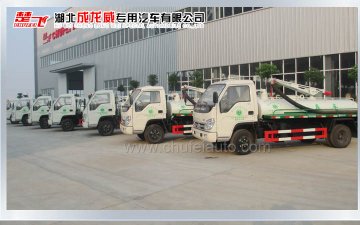 大批量福田时代吸粪车顺遂下线期待客户验收