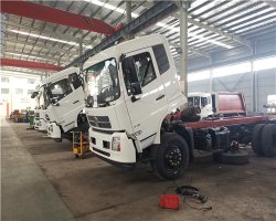 三台春风天锦豪华SID210马力压缩式对接垃圾车生产照片