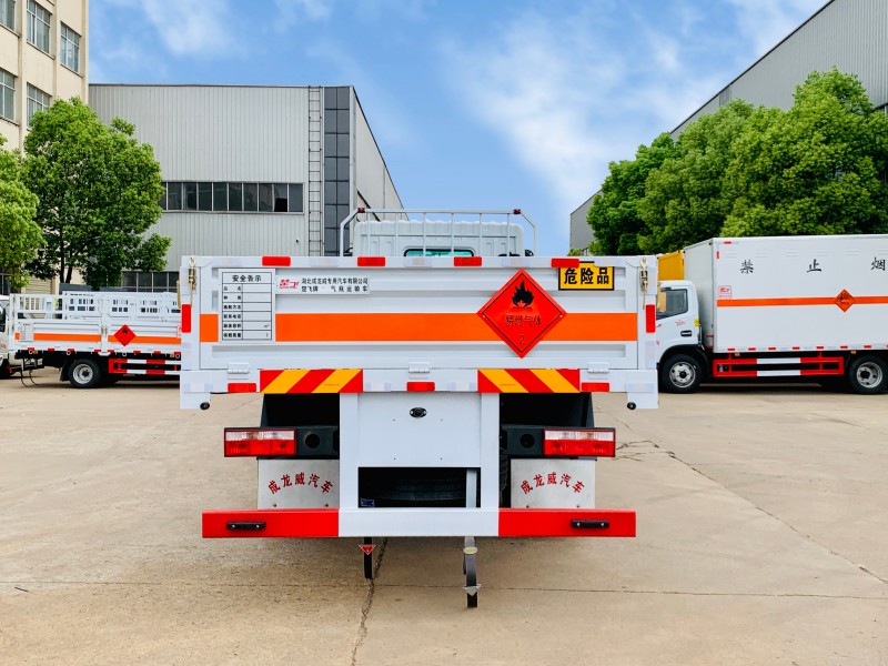 春风6.8米D9气瓶运输车